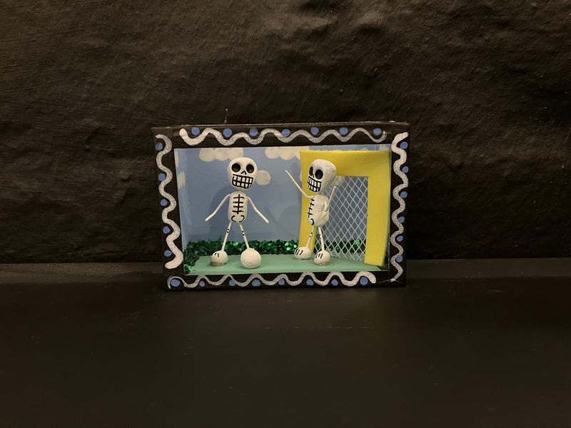 Nichos/ skeleton shadow box Football